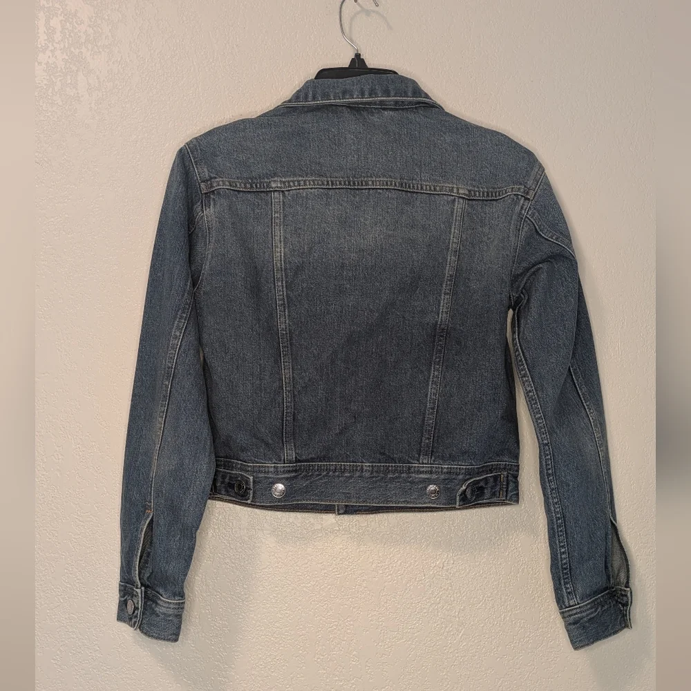 Everlane The Shrunken Denim Jacket - Picture 5 of 8